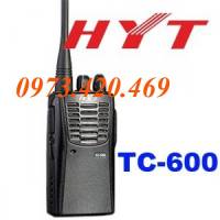 Bộ đàm cầm tay HYT TC 600 (VHF)